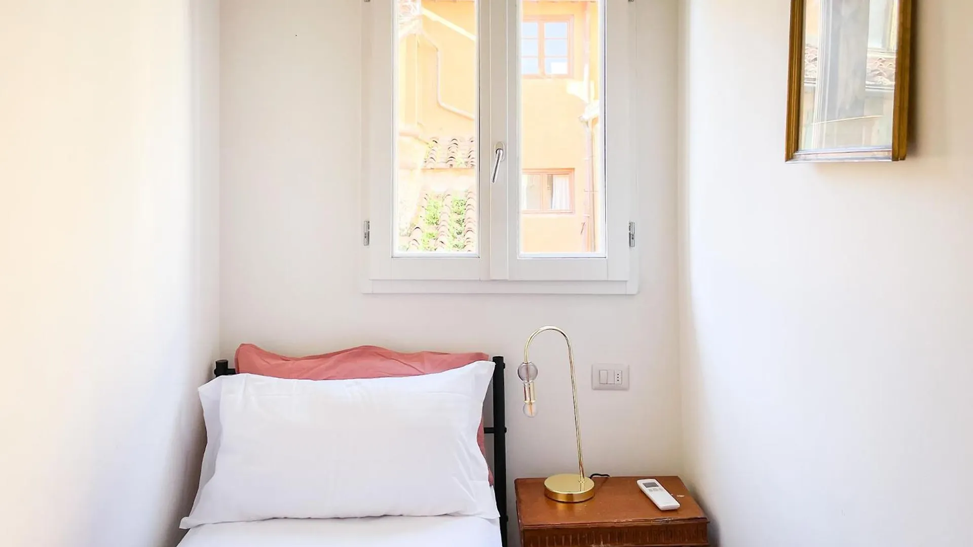 Spacious Apartment By Duomo Florence Italy